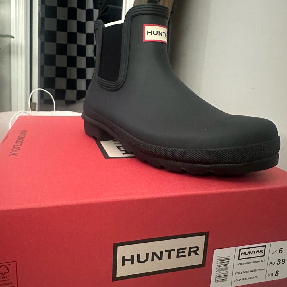 Hunter women’s  Black Chelsea Short Rain Boots